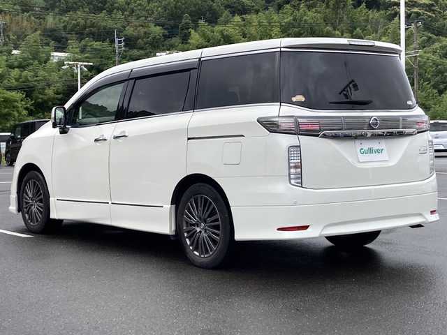 日産 エルグランド 250HWS S アーバンクロム 佐賀県 2018(平30)年 7.5万km ブリリアントホワイトパール 純正メーカーナビ/アラウンドビューモニター/両側パワースライドドア/マルチファンクションコンソール/クルーズコントロール/コーナーセンサー/ステアリングリモコン/ハーフレザーシート/オットマン/ETC/ドライブレコーダー/プッシュスタート/インテリジェントキー/HIDヘッドライト/フォグライト/純正アルミホイール