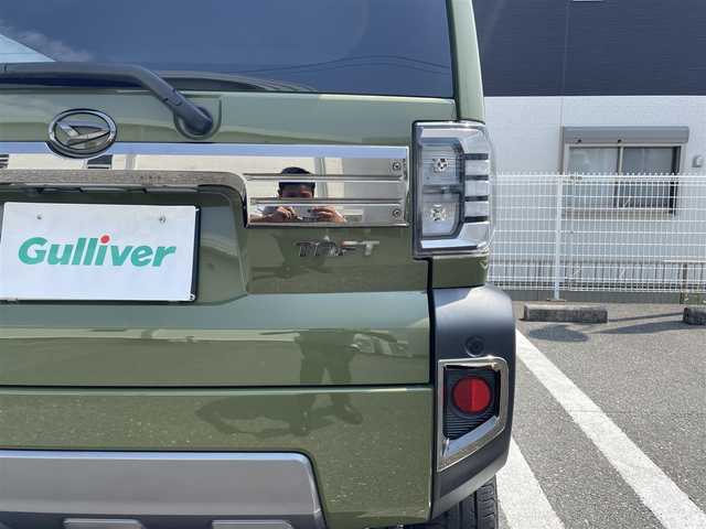 ダイハツ タフト G ターボ ダーククロムベンチャー 三重県 2023(令5)年 2.4万km フォレストカーキメタリック 登録時走行距離　23131ｋｍ/社外ディスプレイオーディオ/（FM/AM/TV/フルセグ/Bluetooth）/ドライブレコーダー（前）/シートヒーター（前席）/AUTOエアコン/ステアリングスイッチ/レーダークルコン/ブレーキホールド/アイドリングストップ/追突軽減システム/レーンキープアシスト/横滑り防止装置/コーナーセンサー/ABS/AUTOライト/電格ミラー/プッシュスタート/ドアバイザー