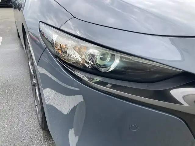 マツダ マツダ３ファストバック 15S ツーリング 静岡県 2020(令2)年 3.3万km ポリメタルグレーM i-ACTIVSENSE/純正SDナビ/　AM FM CD DVD Bluetooth USB HDMI/フルセグTV/ビルトインETC/LEDオートヘッドランプ/レーダークルーズコントロール/ヘッドアップディスプレイ/純正18インチアルミホイール/スマートキー2本/前後方クリアランスソナー/ワンオーナー/アラウンドビューモニター/前後方ドライブレコーダー