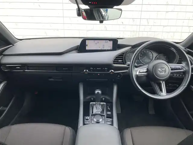 マツダ マツダ３ファストバック 15S ツーリング 静岡県 2020(令2)年 3.3万km ポリメタルグレーM i-ACTIVSENSE/純正SDナビ/　AM FM CD DVD Bluetooth USB HDMI/フルセグTV/ビルトインETC/LEDオートヘッドランプ/レーダークルーズコントロール/ヘッドアップディスプレイ/純正18インチアルミホイール/スマートキー2本/前後方クリアランスソナー/ワンオーナー/アラウンドビューモニター/前後方ドライブレコーダー
