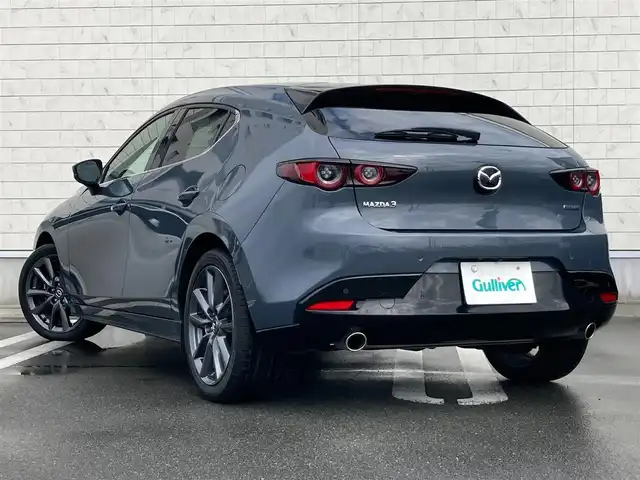 マツダ マツダ３ファストバック 15S ツーリング 静岡県 2020(令2)年 3.3万km ポリメタルグレーM i-ACTIVSENSE/純正SDナビ/　AM FM CD DVD Bluetooth USB HDMI/フルセグTV/ビルトインETC/LEDオートヘッドランプ/レーダークルーズコントロール/ヘッドアップディスプレイ/純正18インチアルミホイール/スマートキー2本/前後方クリアランスソナー/ワンオーナー/アラウンドビューモニター/前後方ドライブレコーダー
