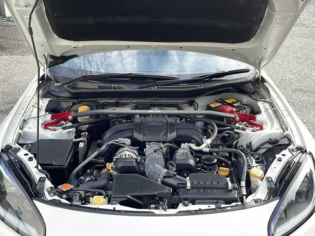 スバル ＢＲＺ S 大阪府 2023(令5)年 3.3万km パール 社外メモリナビ（MDV-M910HDL）/・FM/AM/Bluetooth/・フルセグテレビ/ETC/ドライブレコーダー/バックカメラ/クルーズコントロール/革巻きステアリング/ステアリングリモコン/シートヒーター（D席+N席）/LEDヘッドライト/オートライト/オートエアコン/スマートキー×2/プッシュスタートボタン/USBジャック/純正フロアマット/取扱説明書/ナビ取扱説明書/保証書