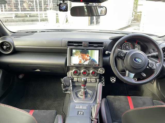スバル ＢＲＺ S 大阪府 2023(令5)年 3.3万km パール 社外メモリナビ（MDV-M910HDL）/・FM/AM/Bluetooth/・フルセグテレビ/ETC/ドライブレコーダー/バックカメラ/クルーズコントロール/革巻きステアリング/ステアリングリモコン/シートヒーター（D席+N席）/LEDヘッドライト/オートライト/オートエアコン/スマートキー×2/プッシュスタートボタン/USBジャック/純正フロアマット/取扱説明書/ナビ取扱説明書/保証書
