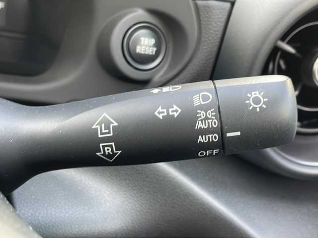 スバル ＢＲＺ S 大阪府 2023(令5)年 3.3万km パール 社外メモリナビ（MDV-M910HDL）/・FM/AM/Bluetooth/・フルセグテレビ/ETC/ドライブレコーダー/バックカメラ/クルーズコントロール/革巻きステアリング/ステアリングリモコン/シートヒーター（D席+N席）/LEDヘッドライト/オートライト/オートエアコン/スマートキー×2/プッシュスタートボタン/USBジャック/純正フロアマット/取扱説明書/ナビ取扱説明書/保証書