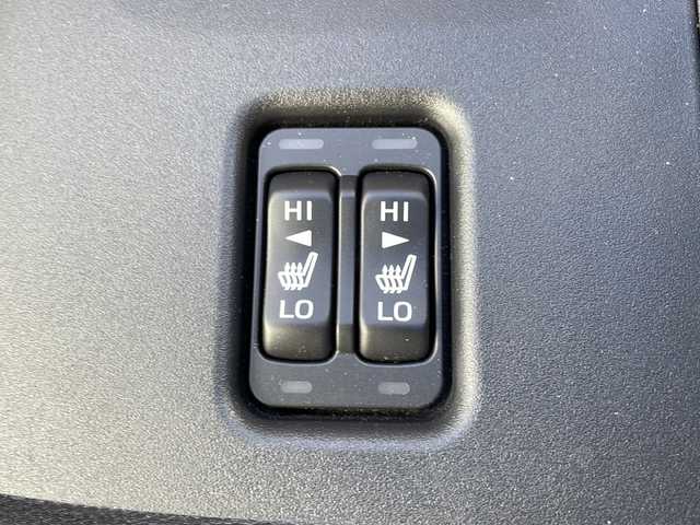 スバル ＢＲＺ S 大阪府 2023(令5)年 3.3万km パール 社外メモリナビ（MDV-M910HDL）/・FM/AM/Bluetooth/・フルセグテレビ/ETC/ドライブレコーダー/バックカメラ/クルーズコントロール/革巻きステアリング/ステアリングリモコン/シートヒーター（D席+N席）/LEDヘッドライト/オートライト/オートエアコン/スマートキー×2/プッシュスタートボタン/USBジャック/純正フロアマット/取扱説明書/ナビ取扱説明書/保証書