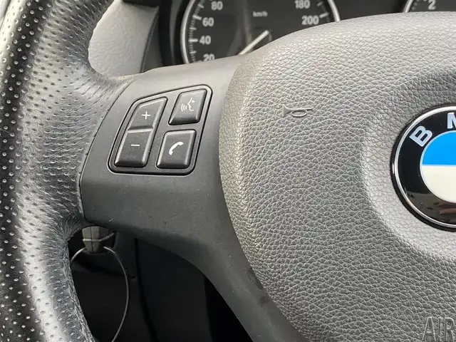 ＢＭＷ Ｘ１ 福岡県 2013(平25)年 8.6万km 黒 ｃａｒｐｌａｙ/ドラレコ型Ｂカメラ/コンフォートＰＫＧ/ＥＴＣ/Ｂｌｕｅｔｏｏｔｈ/ＤＶＲ/純正ナビ／ＣＤ／ＤＶＤ/禁煙車