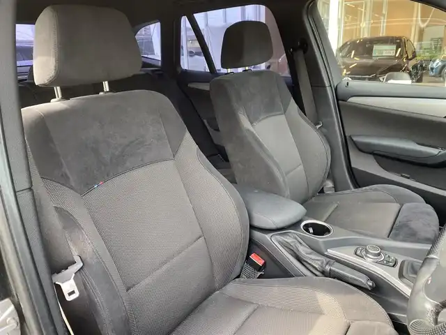 ＢＭＷ Ｘ１ 福岡県 2013(平25)年 8.6万km 黒 ｃａｒｐｌａｙ/ドラレコ型Ｂカメラ/コンフォートＰＫＧ/ＥＴＣ/Ｂｌｕｅｔｏｏｔｈ/ＤＶＲ/純正ナビ／ＣＤ／ＤＶＤ/禁煙車