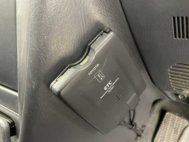 トヨタ カローラ GT 大阪府 1998(平10)年 17.3万km シルバーM CDユニット(MITSUBISHI/CDH77)/純正リアスポイラー/AAC/シガーライター/ハロゲンヘッドライト