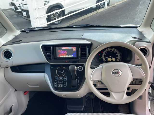 日産 デイズ ルークス X 宮崎県 2019(令1)年 4.1万km ホワイトパール 社外SDナビ/ワンセグテレビ/バックカメラ/全方位カメラ/アイドリングストップ/ドアバイザー/プッシュスタート/片側パワースライドドア/ETC/スマートキー/社外フロアマット