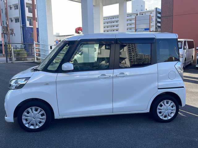 日産 デイズ ルークス X 宮崎県 2019(令1)年 4.1万km ホワイトパール 社外SDナビ/ワンセグテレビ/バックカメラ/全方位カメラ/アイドリングストップ/ドアバイザー/プッシュスタート/片側パワースライドドア/ETC/スマートキー/社外フロアマット