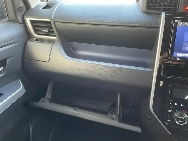 トヨタ ルーミー カスタムG 福岡県 2020(令2)年 2.1万km ブラックマイカメタリック/ファイアークォーツレッドメタリック ワンオーナー/純正ディーラーナビ（KSZT-Y68T）/Bluetooth対応/フルセグTV/AM/FM/9インチナビ/バックカメラ/フリップダウンモニター/両側パワースライドドア/ドライブレコーダー（前方）/ビルトインETC/クルーズコントロール/ドアバイザー/純正フロアマット/純正アルミホイール/プッシュスタート/保証書/取扱説明書/スペアキー/スマートキー