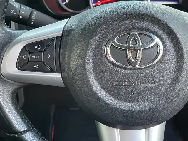 トヨタ ルーミー カスタムG 福岡県 2020(令2)年 2.1万km ブラックマイカメタリック/ファイアークォーツレッドメタリック ワンオーナー/純正ディーラーナビ（KSZT-Y68T）/Bluetooth対応/フルセグTV/AM/FM/9インチナビ/バックカメラ/フリップダウンモニター/両側パワースライドドア/ドライブレコーダー（前方）/ビルトインETC/クルーズコントロール/ドアバイザー/純正フロアマット/純正アルミホイール/プッシュスタート/保証書/取扱説明書/スペアキー/スマートキー