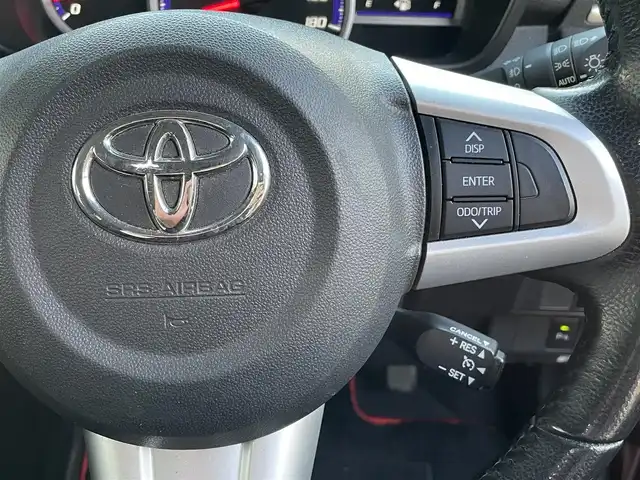 トヨタ ルーミー カスタムG 福岡県 2020(令2)年 2.1万km ブラックマイカメタリック/ファイアークォーツレッドメタリック ワンオーナー/純正ディーラーナビ（KSZT-Y68T）/Bluetooth対応/フルセグTV/AM/FM/9インチナビ/バックカメラ/フリップダウンモニター/両側パワースライドドア/ドライブレコーダー（前方）/ビルトインETC/クルーズコントロール/ドアバイザー/純正フロアマット/純正アルミホイール/プッシュスタート/保証書/取扱説明書/スペアキー/スマートキー