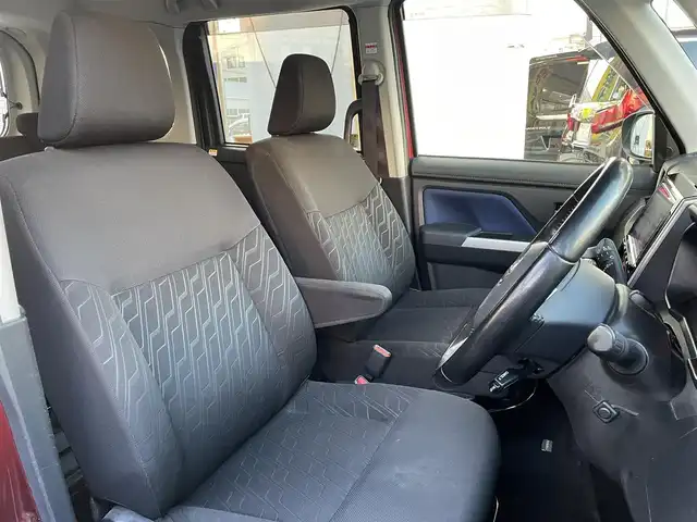 トヨタ ルーミー カスタムG 福岡県 2020(令2)年 2.1万km ブラックマイカメタリック/ファイアークォーツレッドメタリック ワンオーナー/純正ディーラーナビ（KSZT-Y68T）/Bluetooth対応/フルセグTV/AM/FM/9インチナビ/バックカメラ/フリップダウンモニター/両側パワースライドドア/ドライブレコーダー（前方）/ビルトインETC/クルーズコントロール/ドアバイザー/純正フロアマット/純正アルミホイール/プッシュスタート/保証書/取扱説明書/スペアキー/スマートキー