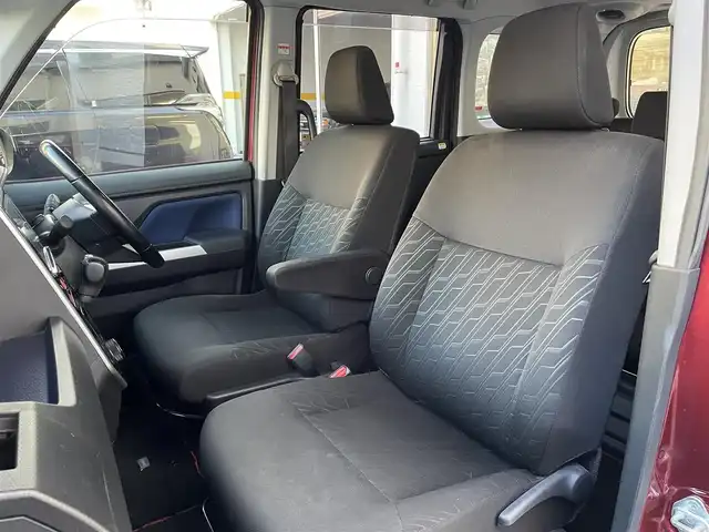 トヨタ ルーミー カスタムG 福岡県 2020(令2)年 2.1万km ブラックマイカメタリック/ファイアークォーツレッドメタリック ワンオーナー/純正ディーラーナビ（KSZT-Y68T）/Bluetooth対応/フルセグTV/AM/FM/9インチナビ/バックカメラ/フリップダウンモニター/両側パワースライドドア/ドライブレコーダー（前方）/ビルトインETC/クルーズコントロール/ドアバイザー/純正フロアマット/純正アルミホイール/プッシュスタート/保証書/取扱説明書/スペアキー/スマートキー