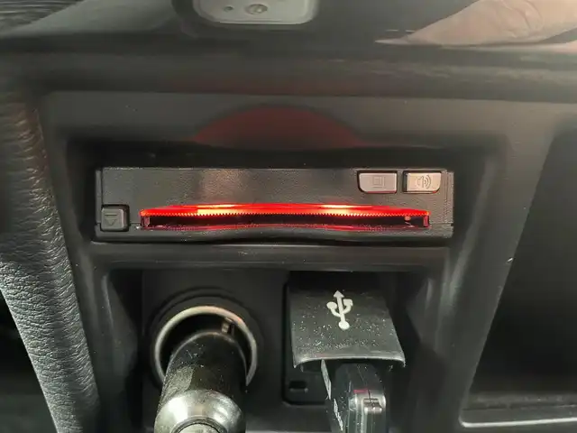 三菱 デリカＤ：５ P 千葉県 2019(令1)年 2.8万km ダイヤモンドブラックマイカ 純正10.1インチSDナビ【QY9000MB】/・CD/DVD/MSV/Bluetooth/フルセグ/全周囲カメラ/両後パワースライドドア/パワーバックドア/運転席パワーシート/前席シートヒーター/スマートキー/衝突軽減ブレーキ/レーンキープアシスト/ブラインドスポットモニター/オートマチックハイビーム/アダプティブクルーズコントロール/パドルシフト/純正18インチアルミホイール/純正LEDヘッドライト/フォグランプ/本革巻きステアリング/アイドリングストップ/ドアバイザー/サイド＆カーテンエアバッグ