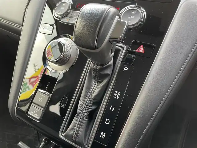 三菱 デリカＤ：５ P 千葉県 2019(令1)年 2.8万km ダイヤモンドブラックマイカ 純正10.1インチSDナビ【QY9000MB】/・CD/DVD/MSV/Bluetooth/フルセグ/全周囲カメラ/両後パワースライドドア/パワーバックドア/運転席パワーシート/前席シートヒーター/スマートキー/衝突軽減ブレーキ/レーンキープアシスト/ブラインドスポットモニター/オートマチックハイビーム/アダプティブクルーズコントロール/パドルシフト/純正18インチアルミホイール/純正LEDヘッドライト/フォグランプ/本革巻きステアリング/アイドリングストップ/ドアバイザー/サイド＆カーテンエアバッグ