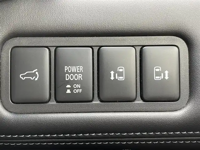 三菱 デリカＤ：５ P 千葉県 2019(令1)年 2.8万km ダイヤモンドブラックマイカ 純正10.1インチSDナビ【QY9000MB】/・CD/DVD/MSV/Bluetooth/フルセグ/全周囲カメラ/両後パワースライドドア/パワーバックドア/運転席パワーシート/前席シートヒーター/スマートキー/衝突軽減ブレーキ/レーンキープアシスト/ブラインドスポットモニター/オートマチックハイビーム/アダプティブクルーズコントロール/パドルシフト/純正18インチアルミホイール/純正LEDヘッドライト/フォグランプ/本革巻きステアリング/アイドリングストップ/ドアバイザー/サイド＆カーテンエアバッグ