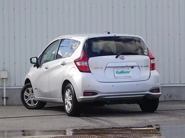 日産 ノート e－パワー B FOUR 山形県 2019(令1)年 8.5万km ブリリアントシルバー ４WD/衝突被害軽減システム/メモリナビ/　【CD BT AUX AM/FM】/バックカメラ/オートライト/アイドリングストップ/コーナーセンサー/電動格納ウィンカーミラー/フロアマット/スマートキー/ETC