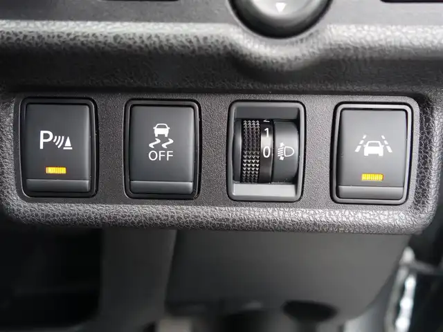 日産 ノート e－パワー B FOUR 山形県 2019(令1)年 8.5万km ブリリアントシルバー ４WD/衝突被害軽減システム/メモリナビ/　【CD BT AUX AM/FM】/バックカメラ/オートライト/アイドリングストップ/コーナーセンサー/電動格納ウィンカーミラー/フロアマット/スマートキー/ETC