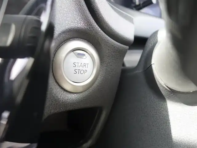 日産 ノート e－パワー B FOUR 山形県 2019(令1)年 8.5万km ブリリアントシルバー ４WD/衝突被害軽減システム/メモリナビ/　【CD BT AUX AM/FM】/バックカメラ/オートライト/アイドリングストップ/コーナーセンサー/電動格納ウィンカーミラー/フロアマット/スマートキー/ETC