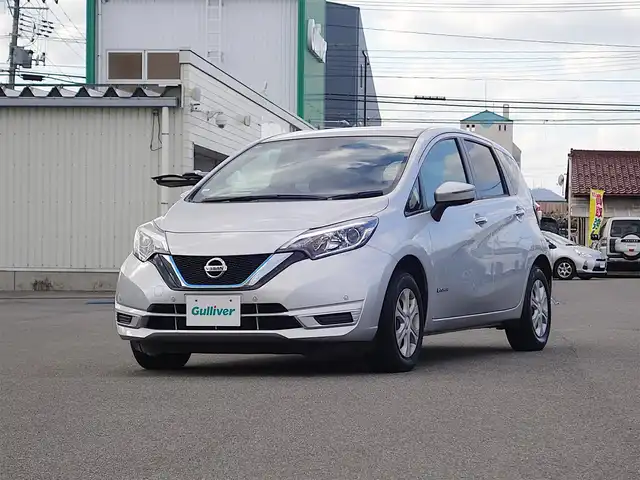 日産 ノート e－パワー B FOUR 山形県 2019(令1)年 8.5万km ブリリアントシルバー ４WD/衝突被害軽減システム/メモリナビ/　【CD BT AUX AM/FM】/バックカメラ/オートライト/アイドリングストップ/コーナーセンサー/電動格納ウィンカーミラー/フロアマット/スマートキー/ETC