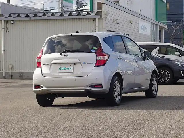 日産 ノート e－パワー B FOUR 山形県 2019(令1)年 8.5万km ブリリアントシルバー ４WD/衝突被害軽減システム/メモリナビ/　【CD BT AUX AM/FM】/バックカメラ/オートライト/アイドリングストップ/コーナーセンサー/電動格納ウィンカーミラー/フロアマット/スマートキー/ETC