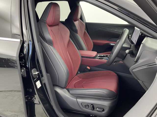 レクサス ＲＸ 350 Fスポーツ 愛知県 2025(令7)年 0.3万km グラファイトブラックガラスフレーク /ワンオーナー//サンルーフ　//オレンジキャリパー//デジタルインナーミラー　//純正21AW//純正ドライブレコーダー//メーカーナビ　//全方位カメラ//フルセグ/BT/USB/Miracast/AM/FM//ビルトインETC2.0　//パワーバックドア//アイドリングストップ　//nanoeX//LEDオートライト　//フォグ　//オートハイビーム//赤黒革 //パワーシート //シートヒーター //エアシート//革巻きステア　//ステアスイッチ　//ステアヒーター//パドルシフト　//DAC　//HUD　//パーキングアシスト//PCS/RSA/FCTA/RCTA//ACC/PDA/LCA/LDA/BSM/PKSB//フロアマット　//スマートキー　//プッシュスタート//保証書　//取説　//記録簿　//スペアキー