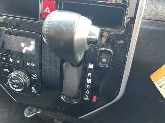 トヨタ ルーミー カスタムG 京都府 2019(令1)年 4.6万km パールホワイトⅢ ワンオーナー/純正SDナビ（NSZT-W68T）/・DVD/CD/BT/・フルセグテレビ/ETC/バックカメラ/スマートアシストIII/・衝突警報機能/・衝突回避支援ブレーキ/・誤発進抑制制限機能/・車線逸脱警報機能/・先行車発進お知らせ機能/・オートハイビーム/クルーズコントロール/革巻きステアリング/ステアリングスイッチ/両側パワースライドドア/前後コーナーセンサー/LEDヘッドライト/プッシュスタートボタン/スマートキー×2/純正14インチアルミホイール/純正フロアマット/取扱説明書/ナビ取扱説明書/保証書