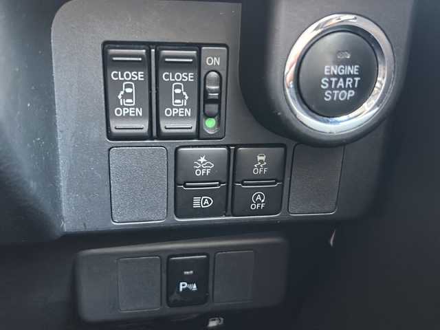 トヨタ ルーミー カスタムG 京都府 2019(令1)年 4.6万km パールホワイトⅢ ワンオーナー/純正SDナビ（NSZT-W68T）/・DVD/CD/BT/・フルセグテレビ/ETC/バックカメラ/スマートアシストIII/・衝突警報機能/・衝突回避支援ブレーキ/・誤発進抑制制限機能/・車線逸脱警報機能/・先行車発進お知らせ機能/・オートハイビーム/クルーズコントロール/革巻きステアリング/ステアリングスイッチ/両側パワースライドドア/前後コーナーセンサー/LEDヘッドライト/プッシュスタートボタン/スマートキー×2/純正14インチアルミホイール/純正フロアマット/取扱説明書/ナビ取扱説明書/保証書