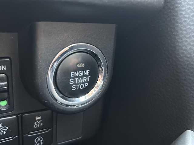 トヨタ ルーミー カスタムG 京都府 2019(令1)年 4.6万km パールホワイトⅢ ワンオーナー/純正SDナビ（NSZT-W68T）/・DVD/CD/BT/・フルセグテレビ/ETC/バックカメラ/スマートアシストIII/・衝突警報機能/・衝突回避支援ブレーキ/・誤発進抑制制限機能/・車線逸脱警報機能/・先行車発進お知らせ機能/・オートハイビーム/クルーズコントロール/革巻きステアリング/ステアリングスイッチ/両側パワースライドドア/前後コーナーセンサー/LEDヘッドライト/プッシュスタートボタン/スマートキー×2/純正14インチアルミホイール/純正フロアマット/取扱説明書/ナビ取扱説明書/保証書