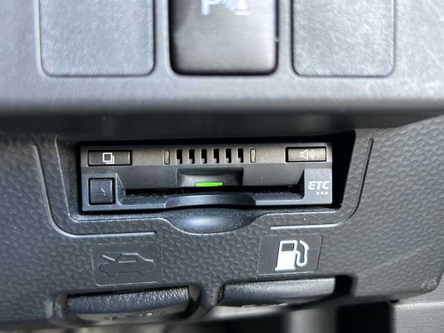 トヨタ ルーミー カスタムG 京都府 2019(令1)年 4.6万km パールホワイトⅢ ワンオーナー/純正SDナビ（NSZT-W68T）/・DVD/CD/BT/・フルセグテレビ/ETC/バックカメラ/スマートアシストIII/・衝突警報機能/・衝突回避支援ブレーキ/・誤発進抑制制限機能/・車線逸脱警報機能/・先行車発進お知らせ機能/・オートハイビーム/クルーズコントロール/革巻きステアリング/ステアリングスイッチ/両側パワースライドドア/前後コーナーセンサー/LEDヘッドライト/プッシュスタートボタン/スマートキー×2/純正14インチアルミホイール/純正フロアマット/取扱説明書/ナビ取扱説明書/保証書