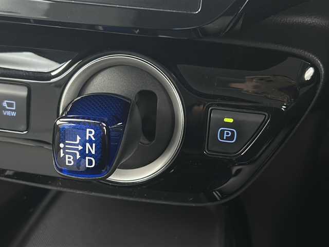 トヨタ プリウス ＰＨＶ A プレミアムナビパッケージ 宮城県 2020(令2)年 4.6万km アティチュードブラックマイカ 禁煙車/ワンオーナー/後期型/5人乗り/ソーラー充電システム/パノラミックビューモニター/JBLプレミアムサウンド/トヨタセーフティセンス/・プリクラッシュセーフティ/・レーントレーシングアシスト/・オートハイビームアシスト/・アダプティブクルーズコントロール/・ヘッドアップディスプレイ/・ブラインドスポットモニター/駐車支援システム/純正11.6インチナビ/・USB.BT.AUX/フルセグTV/白本革シート/・D席パワーシート/・前席シートヒーター/エアシート/純正ドライブレコーダー（F）/ビルトインETC2.0/LEDヘッドライト/LEDフォグランプ/ステアリングヒーター/ステアリングスイッチ/プッシュスタート/スマートキー/純正17インチアルミホイール/純正フロアマット/トノカバー