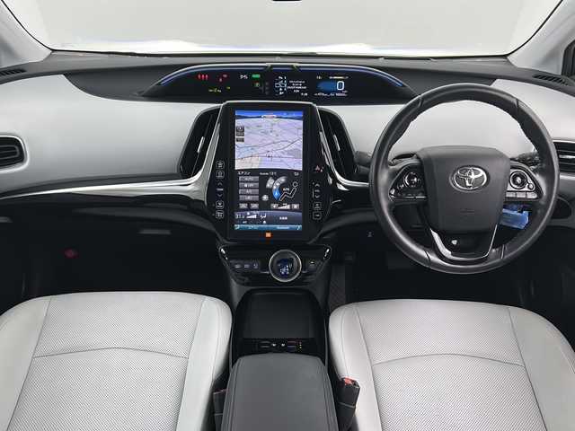 トヨタ プリウス ＰＨＶ A プレミアムナビパッケージ 宮城県 2020(令2)年 4.6万km アティチュードブラックマイカ 禁煙車/ワンオーナー/後期型/5人乗り/ソーラー充電システム/パノラミックビューモニター/JBLプレミアムサウンド/トヨタセーフティセンス/・プリクラッシュセーフティ/・レーントレーシングアシスト/・オートハイビームアシスト/・アダプティブクルーズコントロール/・ヘッドアップディスプレイ/・ブラインドスポットモニター/駐車支援システム/純正11.6インチナビ/・USB.BT.AUX/フルセグTV/白本革シート/・D席パワーシート/・前席シートヒーター/エアシート/純正ドライブレコーダー（F）/ビルトインETC2.0/LEDヘッドライト/LEDフォグランプ/ステアリングヒーター/ステアリングスイッチ/プッシュスタート/スマートキー/純正17インチアルミホイール/純正フロアマット/トノカバー