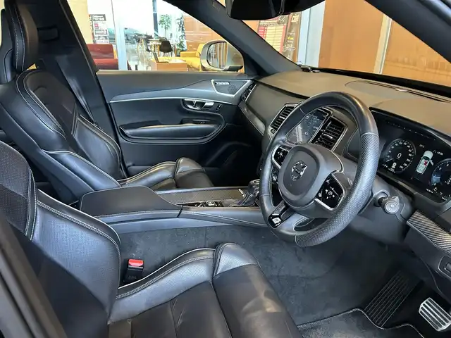 ボルボ ＸＣ９０ T6 AWD Rデザイン 宮城県 2016(平28)年 4.4万km オニキスブラックP ワンオーナー/ポールスターパフォーマンスパッケージ/アダプティブクルーズコントロール/レーンキープアシスト/BLIS/クロストラフィックアラート/純正ナビゲーションシステム/フルセグTV/サラウンドビューカメラ/ブラックレザーシート/シートヒーター/メモリ機能付きパワーシート/LEDヘッドライト/純正22インチAW/スマートキー/パワーバックドア/液晶メーターパネル/ETC車載器/ドライブレコーダー