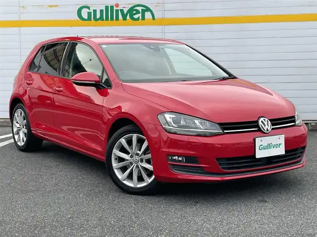 フォルクスワーゲン ゴルフ TSIコンフォートライン 埼玉県 2017(平29)年 6.2万km 赤 ・純正ナビ（Bluetooth/CD/DVD/USB）/・レーダークルーズコントロール/・衝突軽減ブレーキ/・ドライブレコーダー/・パドルシフト/・バックカメラ/・ETC/・アイドリングストップ/・コーナーセンサー
