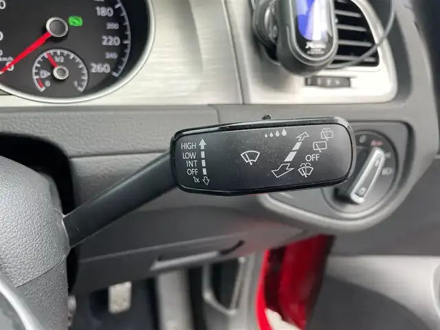 フォルクスワーゲン ゴルフ TSIコンフォートライン 埼玉県 2017(平29)年 6.2万km 赤 ・純正ナビ（Bluetooth/CD/DVD/USB）/・レーダークルーズコントロール/・衝突軽減ブレーキ/・ドライブレコーダー/・パドルシフト/・バックカメラ/・ETC/・アイドリングストップ/・コーナーセンサー