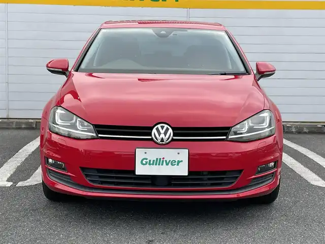 フォルクスワーゲン ゴルフ TSIコンフォートライン 埼玉県 2017(平29)年 6.2万km 赤 ・純正ナビ（Bluetooth/CD/DVD/USB）/・レーダークルーズコントロール/・衝突軽減ブレーキ/・ドライブレコーダー/・パドルシフト/・バックカメラ/・ETC/・アイドリングストップ/・コーナーセンサー
