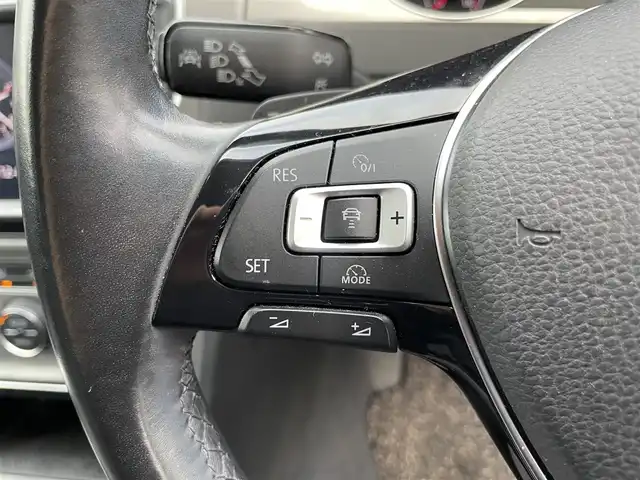 フォルクスワーゲン ゴルフ TSIコンフォートライン 埼玉県 2017(平29)年 6.2万km 赤 ・純正ナビ（Bluetooth/CD/DVD/USB）/・レーダークルーズコントロール/・衝突軽減ブレーキ/・ドライブレコーダー/・パドルシフト/・バックカメラ/・ETC/・アイドリングストップ/・コーナーセンサー