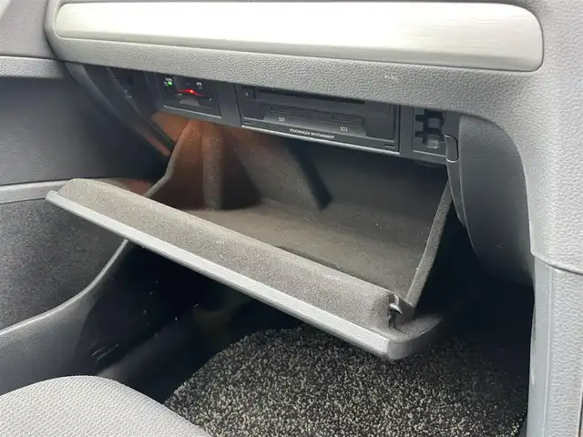 フォルクスワーゲン ゴルフ TSIコンフォートライン 埼玉県 2017(平29)年 6.2万km 赤 ・純正ナビ（Bluetooth/CD/DVD/USB）/・レーダークルーズコントロール/・衝突軽減ブレーキ/・ドライブレコーダー/・パドルシフト/・バックカメラ/・ETC/・アイドリングストップ/・コーナーセンサー