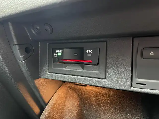 フォルクスワーゲン ゴルフ TSIコンフォートライン 埼玉県 2017(平29)年 6.2万km 赤 ・純正ナビ（Bluetooth/CD/DVD/USB）/・レーダークルーズコントロール/・衝突軽減ブレーキ/・ドライブレコーダー/・パドルシフト/・バックカメラ/・ETC/・アイドリングストップ/・コーナーセンサー