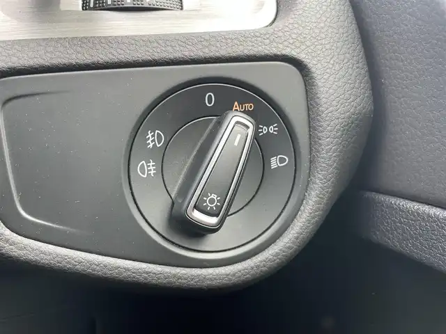 フォルクスワーゲン ゴルフ TSIコンフォートライン 埼玉県 2017(平29)年 6.2万km 赤 ・純正ナビ（Bluetooth/CD/DVD/USB）/・レーダークルーズコントロール/・衝突軽減ブレーキ/・ドライブレコーダー/・パドルシフト/・バックカメラ/・ETC/・アイドリングストップ/・コーナーセンサー