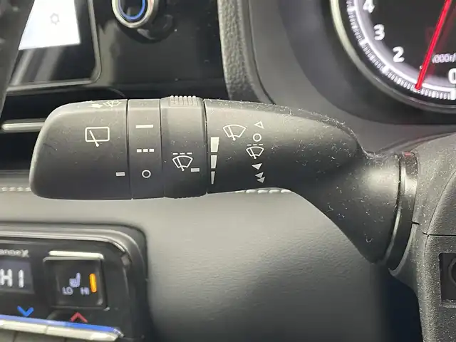 トヨタ ノア S－Z 滋賀県 2023(令5)年 1.5万km ホワイトパールクリスタルシャイン 10.5型ディスプレイオーディオ（コネクティッドナビ対応）Plus/（CD/DVD/BT/フルセグTV/AppleCarplay/AndroidAuto/Miracast/HDMI）/トヨタセーフティセンス/・プリクラッシュセーフティ（前方衝突回避支援）/・レーントレーシングアシスト（LTA）/・レーンディパーチャーアラート（LDA）/・レーダークルーズコントロール（全車速追従式）/・アダプティブハイビームシステム（AHS）/・ロードサインアシスト（RSA）/パノラミックビューモニター/ビルトインETC/デジタルインナーミラー/快適利便パッケージHigh/・ハンズフリー デュアルパワースライドドア/・パワーバックドア/・「ナノイー X」（空調／空気清浄関連機能） /・ステアリングヒーター（ハンドルヒーター） /・2列目シートヒーター/オットマン/アームレスト/トヨタチームメイト アドバンストパーク/ハーフレザーシート/前席シートヒーター/LEDヘッドライト/純正フロアマット/純正17インチAW