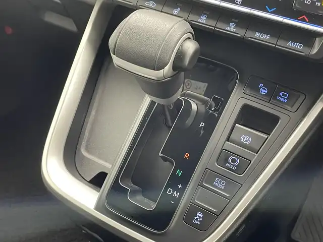 トヨタ ノア S－Z 滋賀県 2023(令5)年 1.5万km ホワイトパールクリスタルシャイン 10.5型ディスプレイオーディオ（コネクティッドナビ対応）Plus/（CD/DVD/BT/フルセグTV/AppleCarplay/AndroidAuto/Miracast/HDMI）/トヨタセーフティセンス/・プリクラッシュセーフティ（前方衝突回避支援）/・レーントレーシングアシスト（LTA）/・レーンディパーチャーアラート（LDA）/・レーダークルーズコントロール（全車速追従式）/・アダプティブハイビームシステム（AHS）/・ロードサインアシスト（RSA）/パノラミックビューモニター/ビルトインETC/デジタルインナーミラー/快適利便パッケージHigh/・ハンズフリー デュアルパワースライドドア/・パワーバックドア/・「ナノイー X」（空調／空気清浄関連機能） /・ステアリングヒーター（ハンドルヒーター） /・2列目シートヒーター/オットマン/アームレスト/トヨタチームメイト アドバンストパーク/ハーフレザーシート/前席シートヒーター/LEDヘッドライト/純正フロアマット/純正17インチAW