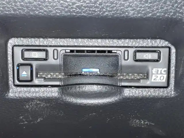 トヨタ ノア S－Z 滋賀県 2023(令5)年 1.5万km ホワイトパールクリスタルシャイン 10.5型ディスプレイオーディオ（コネクティッドナビ対応）Plus/（CD/DVD/BT/フルセグTV/AppleCarplay/AndroidAuto/Miracast/HDMI）/トヨタセーフティセンス/・プリクラッシュセーフティ（前方衝突回避支援）/・レーントレーシングアシスト（LTA）/・レーンディパーチャーアラート（LDA）/・レーダークルーズコントロール（全車速追従式）/・アダプティブハイビームシステム（AHS）/・ロードサインアシスト（RSA）/パノラミックビューモニター/ビルトインETC/デジタルインナーミラー/快適利便パッケージHigh/・ハンズフリー デュアルパワースライドドア/・パワーバックドア/・「ナノイー X」（空調／空気清浄関連機能） /・ステアリングヒーター（ハンドルヒーター） /・2列目シートヒーター/オットマン/アームレスト/トヨタチームメイト アドバンストパーク/ハーフレザーシート/前席シートヒーター/LEDヘッドライト/純正フロアマット/純正17インチAW