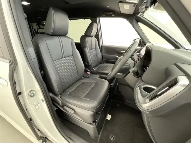 トヨタ ノア S－Z 滋賀県 2023(令5)年 1.5万km ホワイトパールクリスタルシャイン 10.5型ディスプレイオーディオ（コネクティッドナビ対応）Plus/（CD/DVD/BT/フルセグTV/AppleCarplay/AndroidAuto/Miracast/HDMI）/トヨタセーフティセンス/・プリクラッシュセーフティ（前方衝突回避支援）/・レーントレーシングアシスト（LTA）/・レーンディパーチャーアラート（LDA）/・レーダークルーズコントロール（全車速追従式）/・アダプティブハイビームシステム（AHS）/・ロードサインアシスト（RSA）/パノラミックビューモニター/ビルトインETC/デジタルインナーミラー/快適利便パッケージHigh/・ハンズフリー デュアルパワースライドドア/・パワーバックドア/・「ナノイー X」（空調／空気清浄関連機能） /・ステアリングヒーター（ハンドルヒーター） /・2列目シートヒーター/オットマン/アームレスト/トヨタチームメイト アドバンストパーク/ハーフレザーシート/前席シートヒーター/LEDヘッドライト/純正フロアマット/純正17インチAW