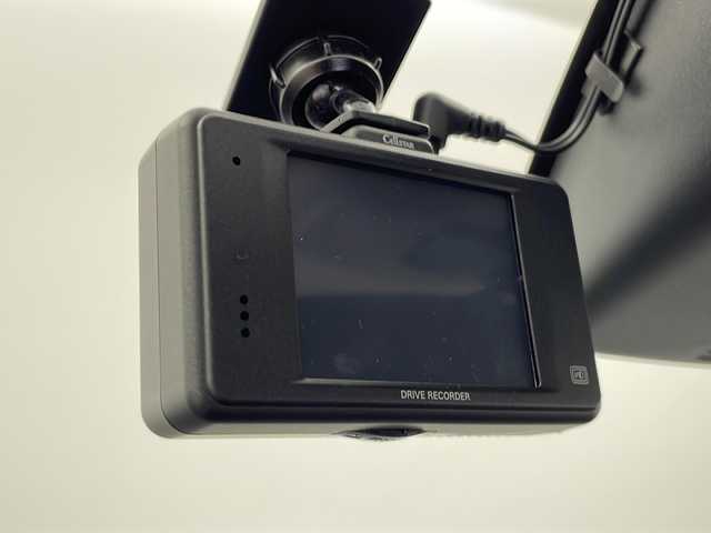 スバル プレオ プラス F スマートアシスト 新潟県 2019(令1)年 3.9万km ブライトシルバーメタリック 社外メモリナビ/(CN-RE05WD/フルセTV/Bluetooth/CD/DVD/USB)/バックカメラ/コーナーセンサー(前後)/衝突被害軽減システム/横滑り防止装置/オートライト/オートマチックハイビーム/ETC/ドライブレコーダー(前方)