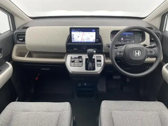 ホンダ フリード AIR 愛知県 2025(令7)年 0.1万km未満 プラチナホワイトパール 登録済未使用車　純正９型ナビ　フルセグＴＶ　Ｂｌｕｅｔｏｏｔｈ　カープレイ対応　バックカメラ　両側パワースライドア　ＬＥＤオートライト　ホンダセンシング　衝突軽減　追従クルコン　ハンドル支援　禁煙車/6人　9インチナビ　LXM-242ZFNI(207680円)