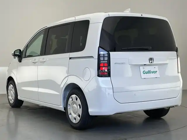 ホンダ フリード AIR 愛知県 2025(令7)年 0.1万km未満 プラチナホワイトパール 登録済未使用車　純正９型ナビ　フルセグＴＶ　Ｂｌｕｅｔｏｏｔｈ　カープレイ対応　バックカメラ　両側パワースライドア　ＬＥＤオートライト　ホンダセンシング　衝突軽減　追従クルコン　ハンドル支援　禁煙車/6人　9インチナビ　LXM-242ZFNI(207680円)