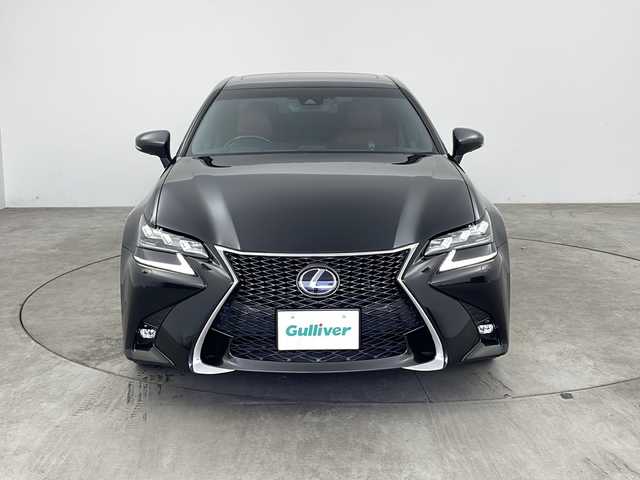 レクサス ＧＳ 450h Fスポーツ 兵庫県 2017(平29)年 5.3万km グラファイトブラックガラスフレーク ・純正ナビ&CD&DVD&SD&USB&AUX&BT&TV/・マークレビンソンオーディオ/・ビルトインETC2.0/・バックカメラ/・レーダークルーズコントロール/・LEXUSsafety/・プリクラッシュセーフティ/・ブラインドスポットモニター/・レーンディパーチャーアラート/・クリアランスソナー/・nanoeエアコン/・前後コーナーセンサー/・盗難防止装置/・オートライト/・オートマチックハイビーム/・3眼LEDヘッドライト/・W＋サイドエアバック/・カーテンエアバック/・ムーンルーフ/・純正レクサスオレンジキャリパー/・パワートランクリッド/・前方ドライブレコーダー/・純正フロアマット/・レザーシート/・メモリーパワーシート（運転席・助手席）/・シートヒーター（運転席・助手席）/・エアシート（運転席・助手席）/・社外19インチアルミホイール/・ステアリングヒーター/・ヘッドアップディスプレイ/・スマートキー/・スペアキー/・AACエアコン
